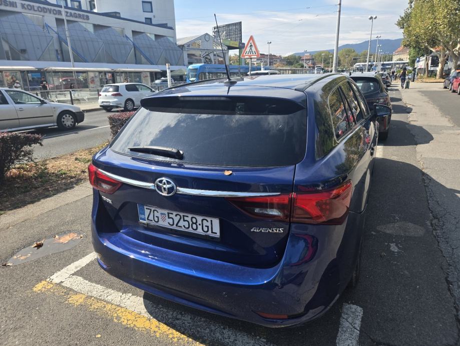 Toyota Avensis Wagon 2,0, fotografija 2