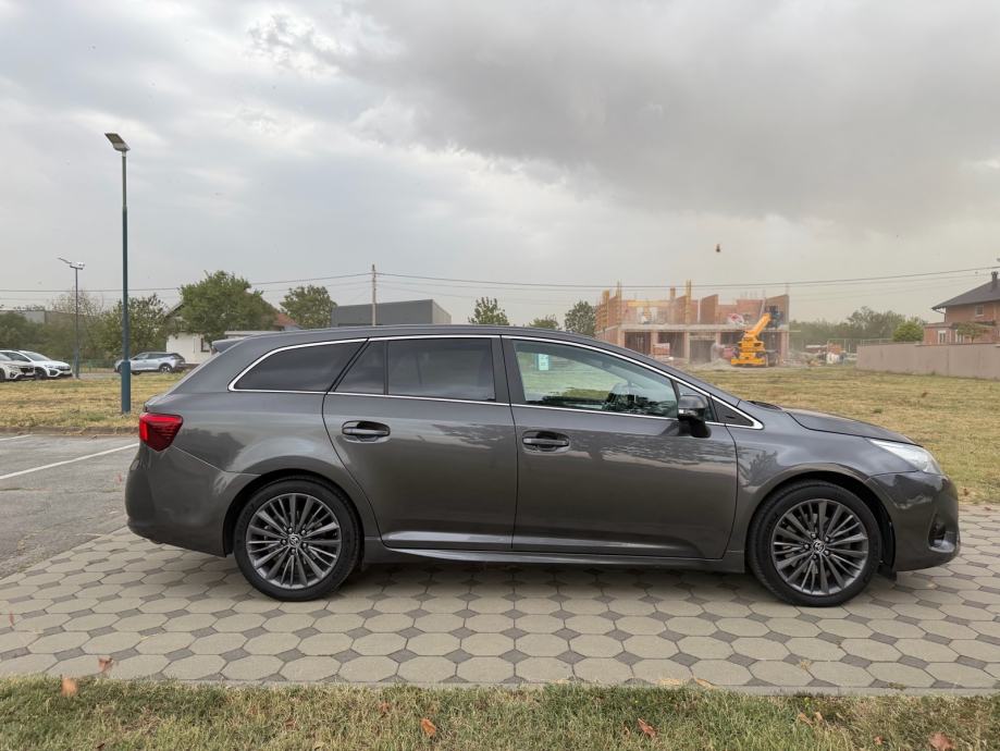Toyota Avensis Wagon 2,0D, fotografija 2
