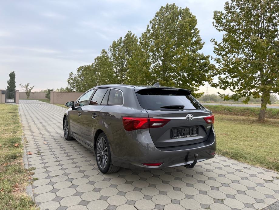 Toyota Avensis Wagon 2,0D, fotografija 4