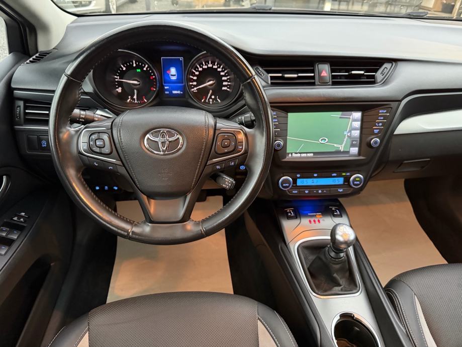 Toyota Avensis Wagon 2,0D, fotografija 14