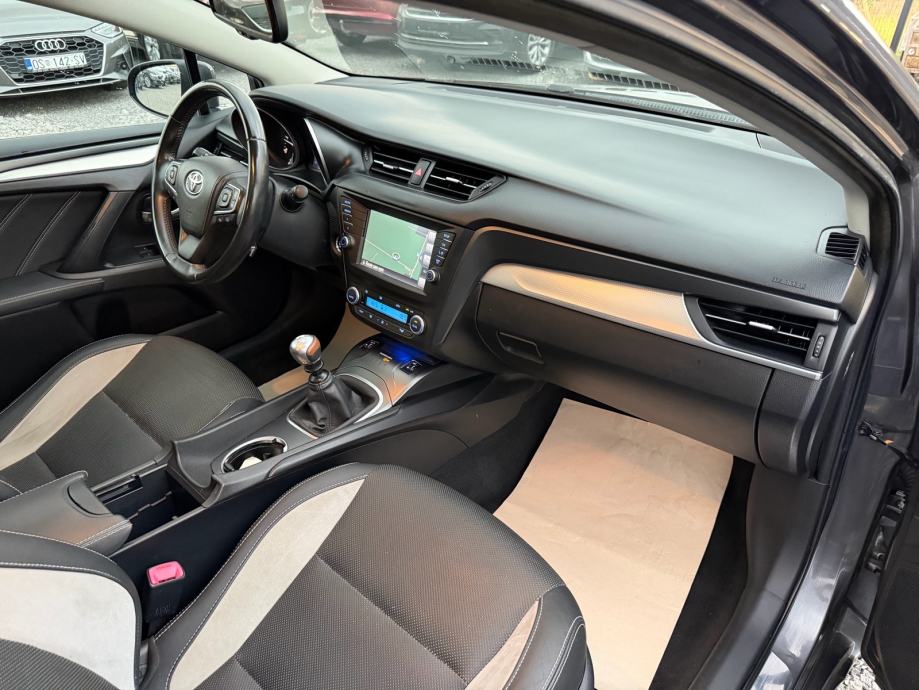 Toyota Avensis Wagon 2,0D, fotografija 12