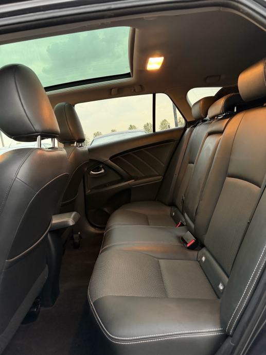 Toyota Avensis Wagon 2,0D, fotografija 17