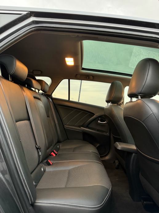 Toyota Avensis Wagon 2,0D, fotografija 18