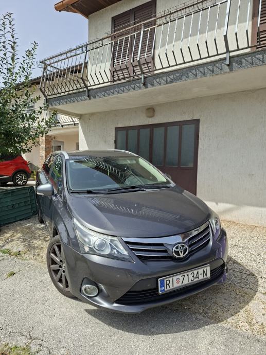 Toyota Avensis Wagon 2,2, fotografija 3