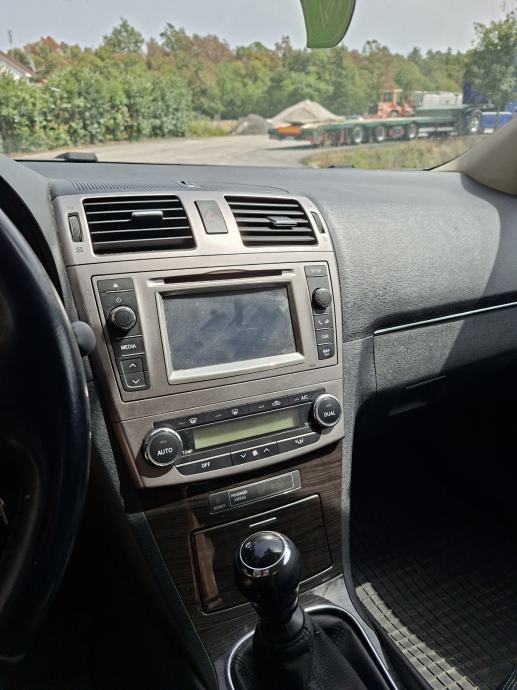 Toyota Avensis Wagon 2,2, fotografija 5