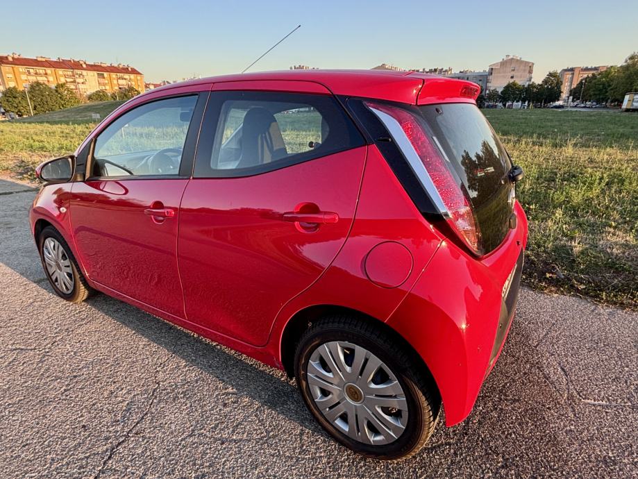Toyota Aygo 1,0, fotografija 2
