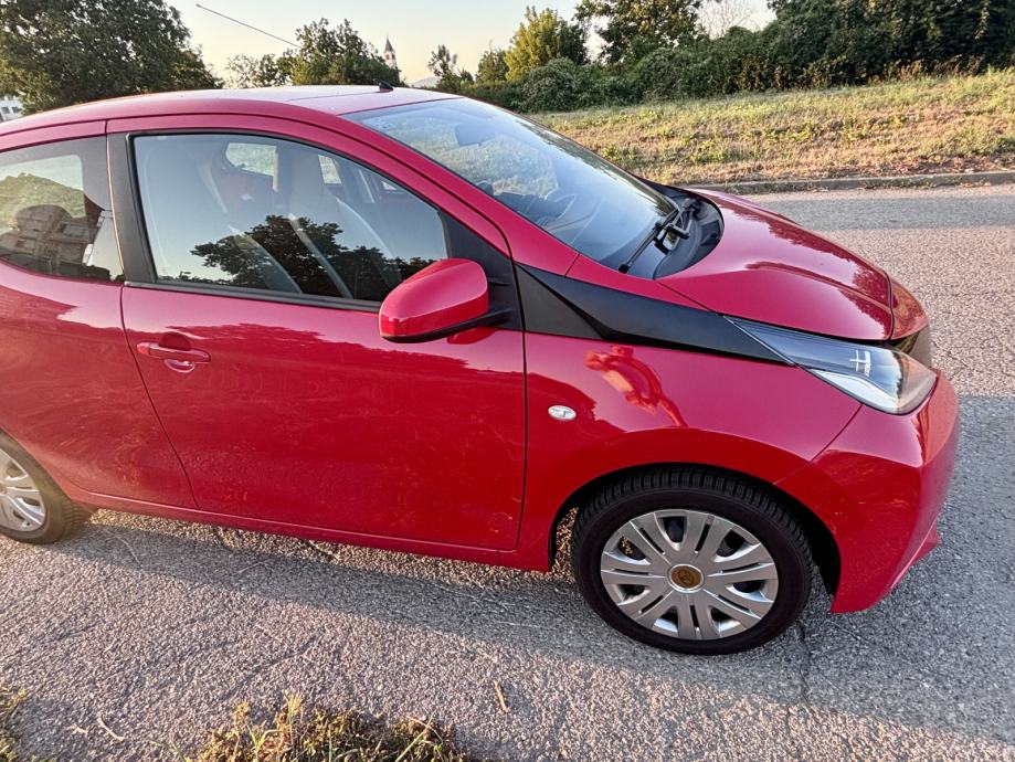 Toyota Aygo 1,0, fotografija 5