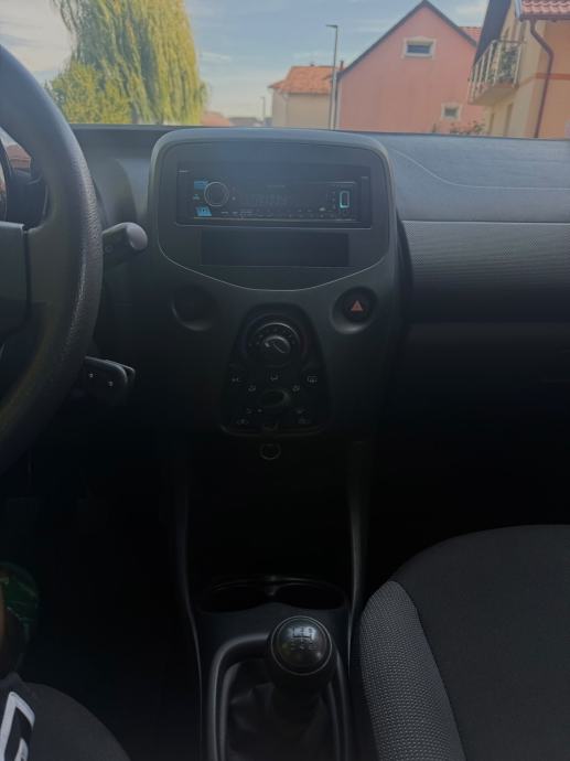 Toyota Aygo 1,0, fotografija 9