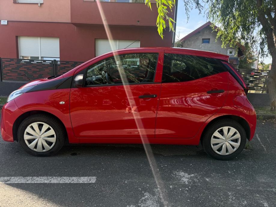 Toyota Aygo 1,0, fotografija 5