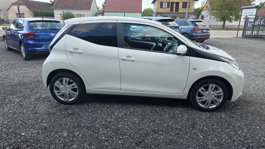 Toyota Aygo 1,0 VVT-i X-Play Kamera, fotografija 7