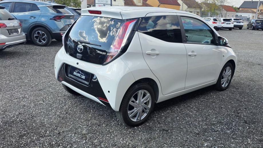 Toyota Aygo 1,0 VVT-i X-Play Kamera, fotografija 6