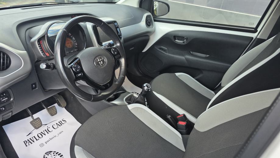 Toyota Aygo 1,0 VVT-i X-Play Kamera, fotografija 10
