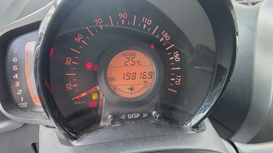 Toyota Aygo 1,0 VVT-i X-Play Kamera, fotografija 18