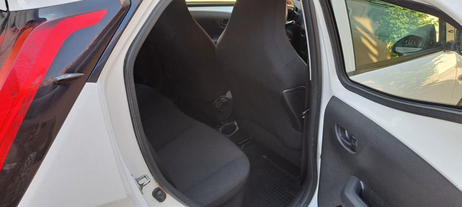 Toyota Aygo 1,0 HITNO!, fotografija 5