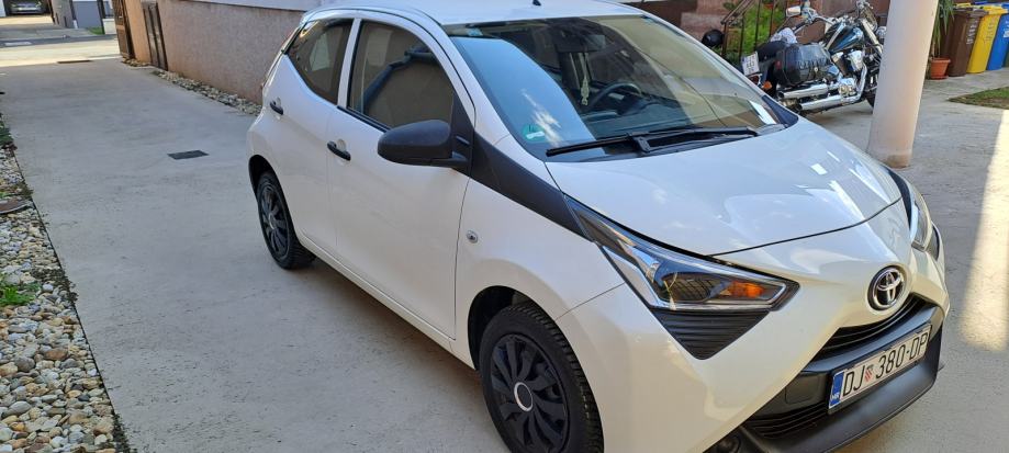 Toyota Aygo 1,0 HITNO!, fotografija 7