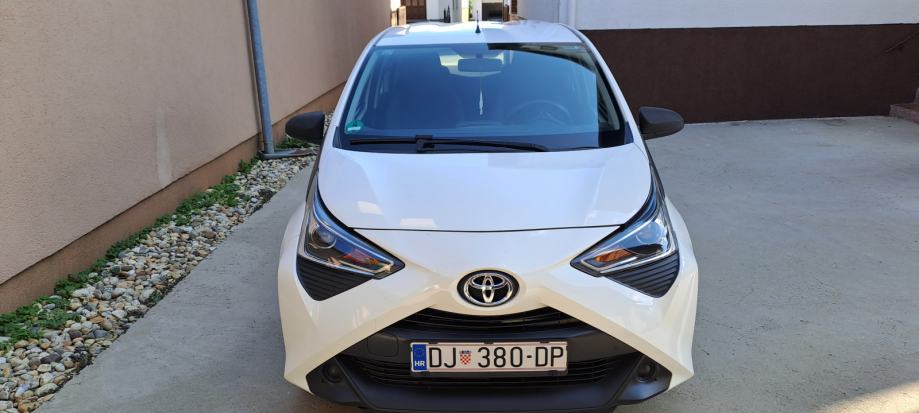 Toyota Aygo 1,0 HITNO!, fotografija 8