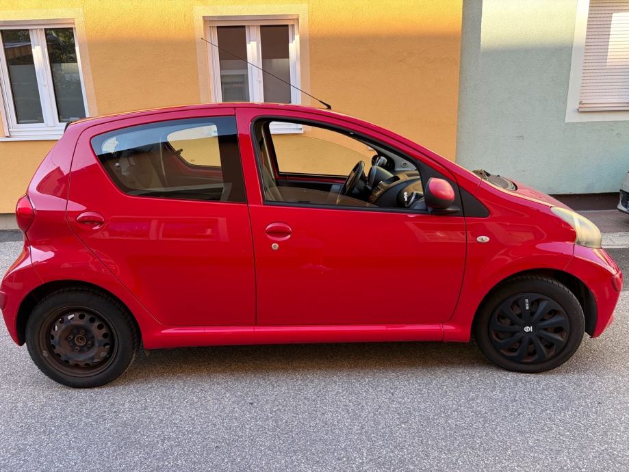 Toyota Aygo 1,0, UPRAVO REGISTRIRAN, 2006.godište, fotografija 14
