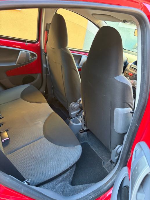 Toyota Aygo 1,0, UPRAVO REGISTRIRAN, 2006.godište, fotografija 16
