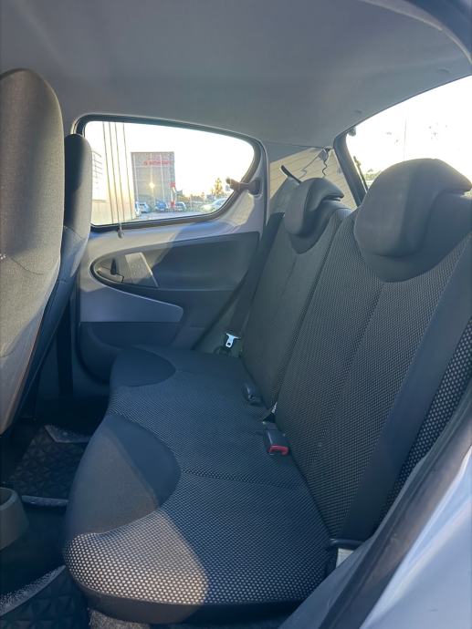 TOYOTA AYGO 1.0 VVT-i *119 000 KM* *REG 08/27* * 5 VRATA*, fotografija 16