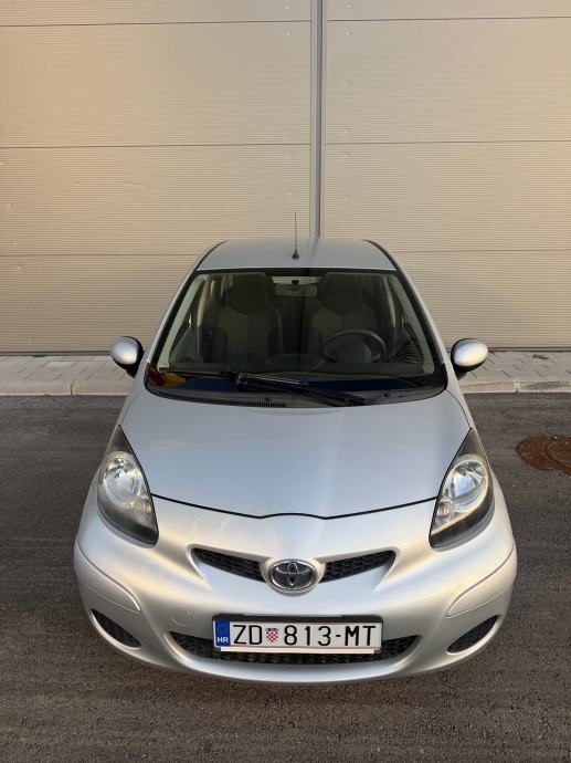 TOYOTA AYGO 1.0 VVT-i *119 000 KM* *REG 08/27* * 5 VRATA*, fotografija 4