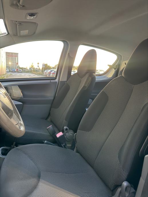 TOYOTA AYGO 1.0 VVT-i *119 000 KM* *REG 08/27* * 5 VRATA*, fotografija 15