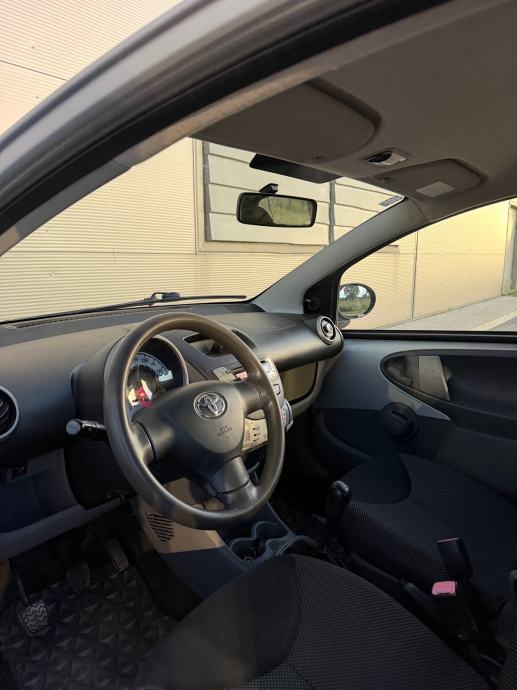 TOYOTA AYGO 1.0 VVT-i *119 000 KM* *REG 08/27* * 5 VRATA*, fotografija 11