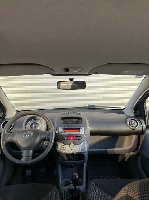 TOYOTA AYGO 1.0 VVT-i *119 000 KM* *REG 08/27* * 5 VRATA*, fotografija 10