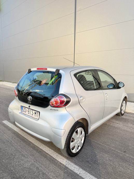 TOYOTA AYGO 1.0 VVT-i *119 000 KM* *REG 08/27* * 5 VRATA*, fotografija 8