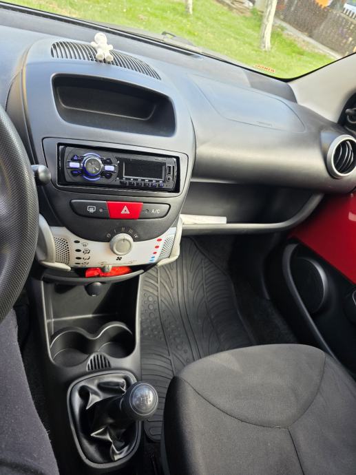 Toyota Aygo 1,0 VVT-i, fotografija 5