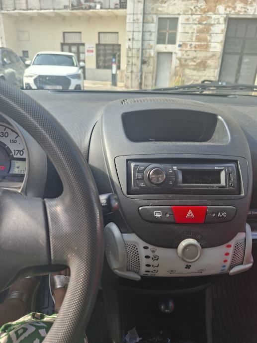 Toyota Aygo 1,0 VVT-i, fotografija 3