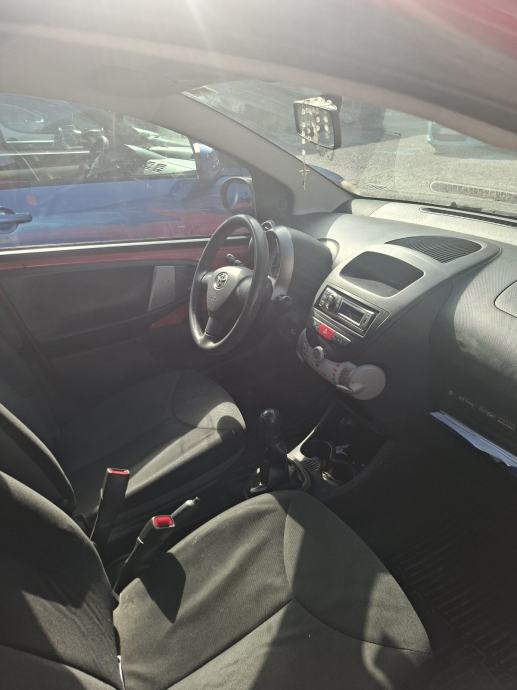 Toyota Aygo 1,0 VVT-i, fotografija 4