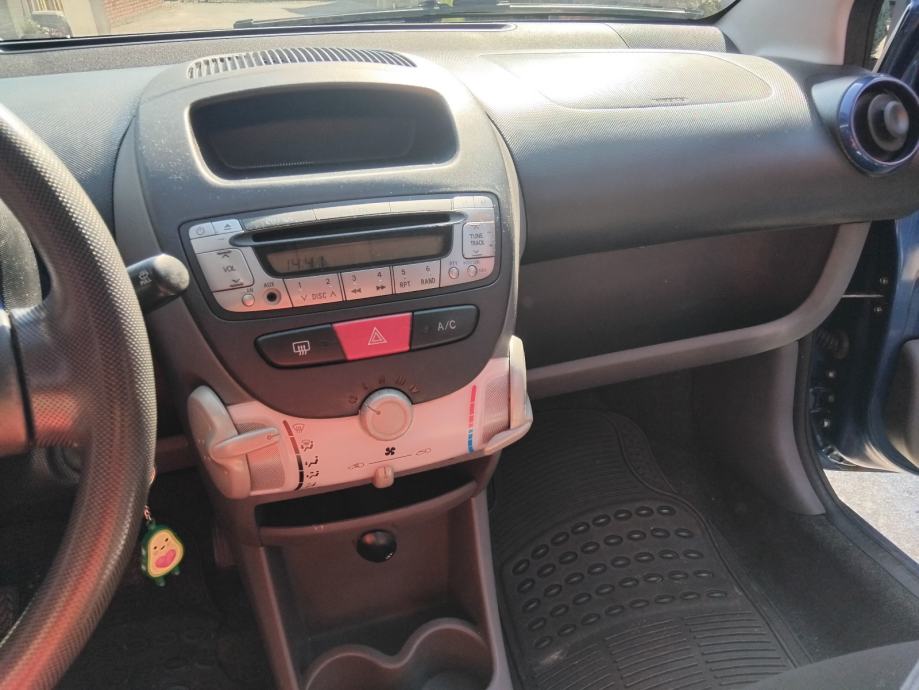 Toyota Aygo 1,0 VVT-i, fotografija 6