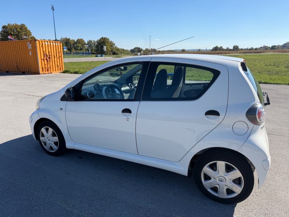 Toyota Aygo 1,0 VVT-i, fotografija 4