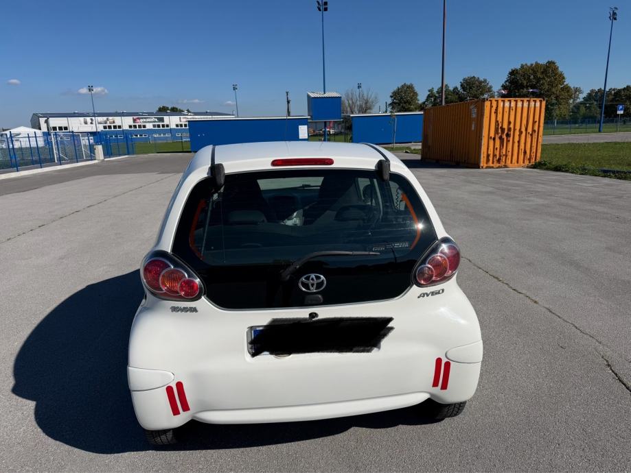 Toyota Aygo 1,0 VVT-i, fotografija 2