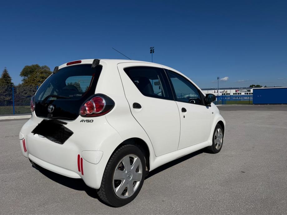 Toyota Aygo 1,0 VVT-i, fotografija 3