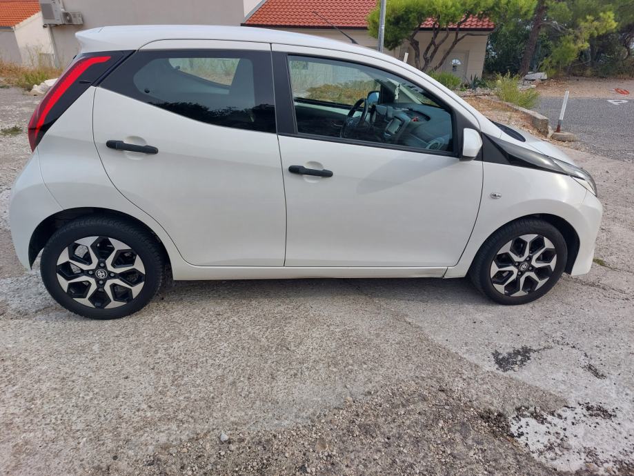 Toyota Aygo 1,0 VVT-i X-Play, fotografija 6