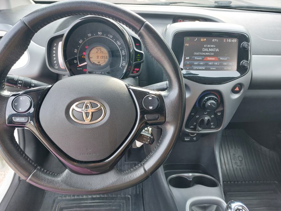 Toyota Aygo 1,0 VVT-i X-Play, fotografija 10