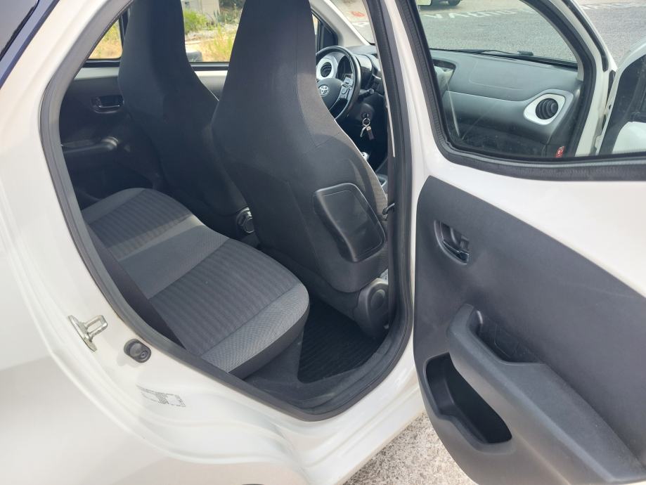 Toyota Aygo 1,0 VVT-i X-Play, fotografija 12