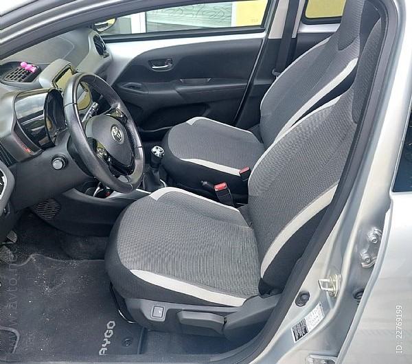 Toyota Aygo 1,0 x- play, otvorena panorama,grijanje sjedala,kamera!!, fotografija 7