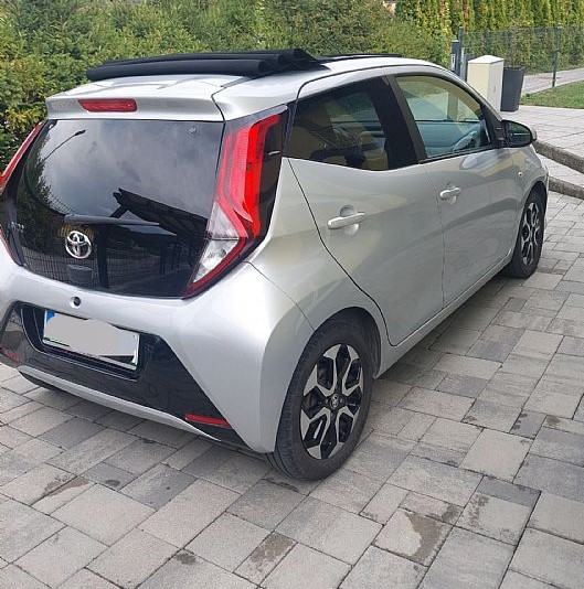 Toyota Aygo 1,0 x- play, otvorena panorama,grijanje sjedala,kamera!!, pogled izvana - slika 5