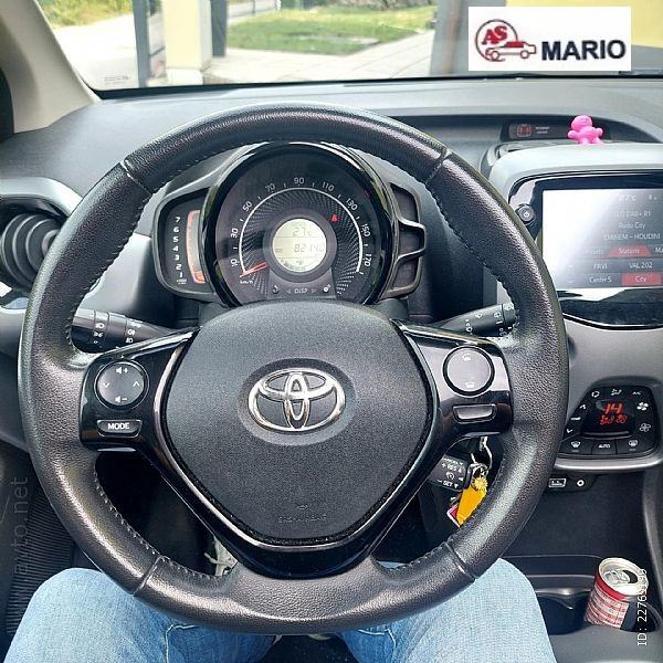 Toyota Aygo 1,0 x- play, otvorena panorama,grijanje sjedala,kamera!!, fotografija 6
