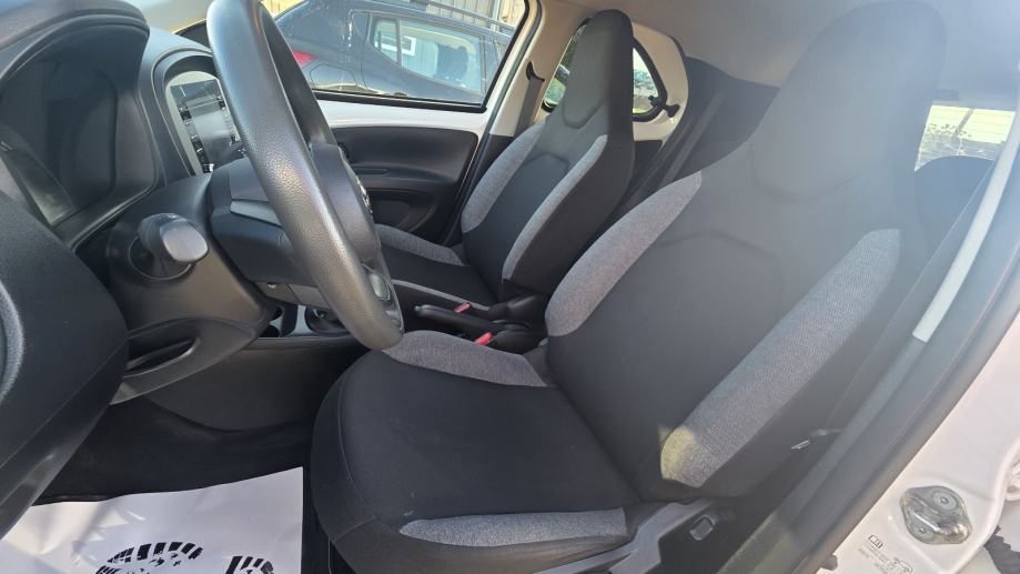 Toyota Aygo X 1.0, fotografija 13