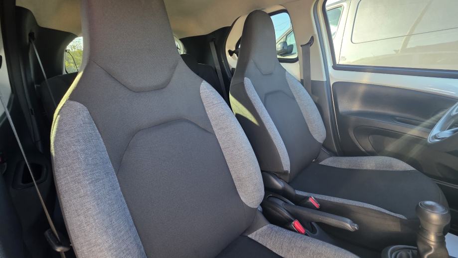 Toyota Aygo X 1.0, fotografija 15