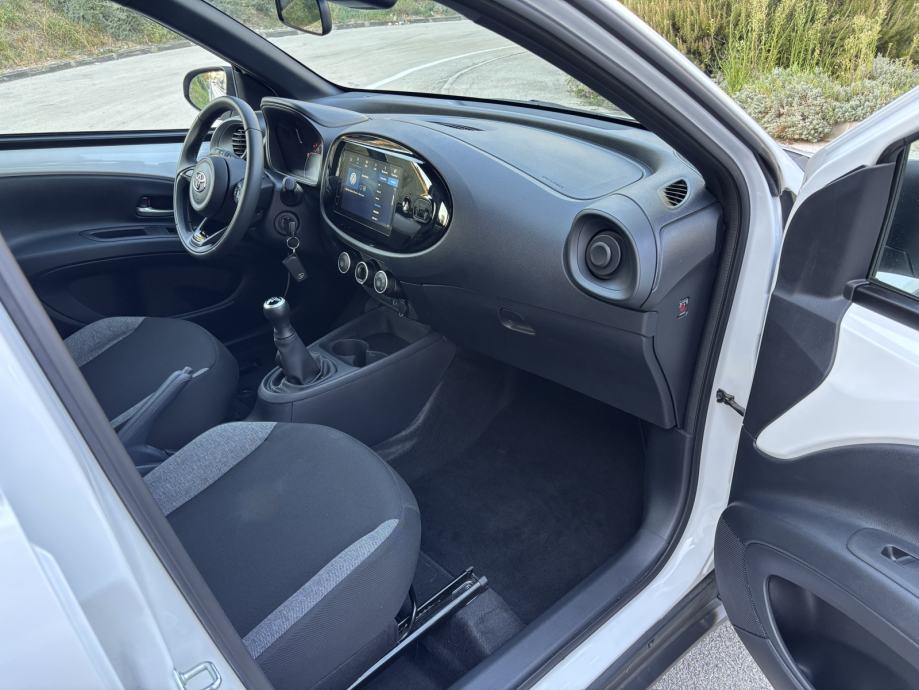 TOYOTA Aygo X 1.0 VVT-i 72 Dynamic, fotografija 13