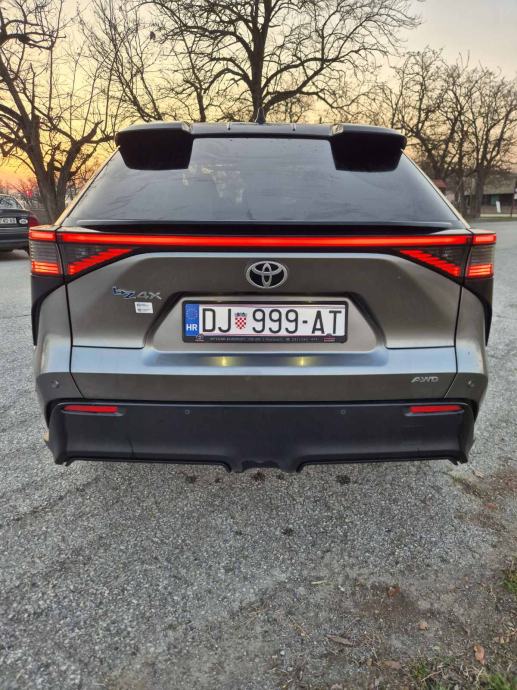 Toyota bZ4X AWD STYLE automatik, fotografija 6