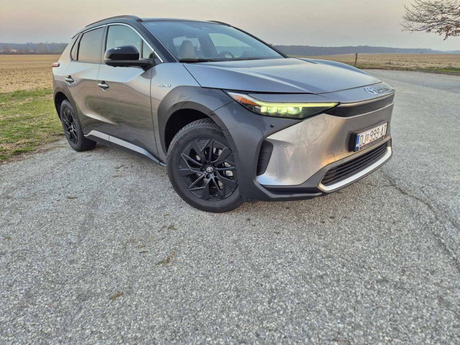 Toyota bZ4X AWD STYLE automatik, pogled izvana - slika 3