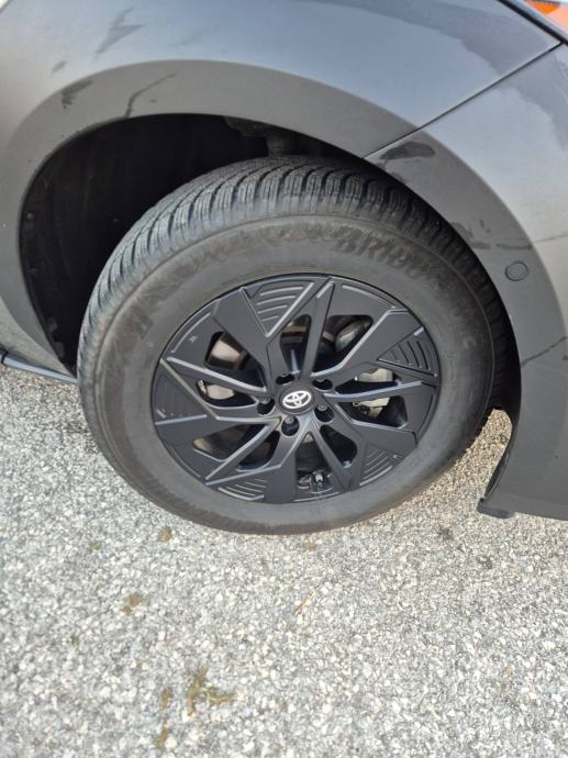 Toyota bZ4X AWD STYLE automatik, fotografija 7