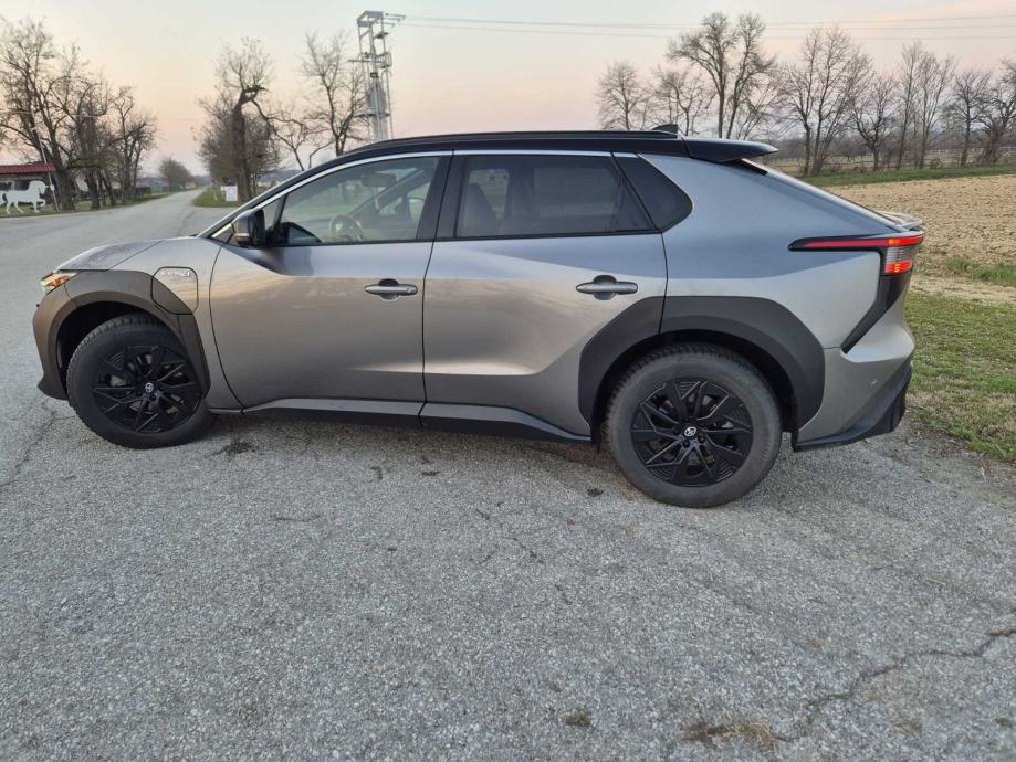 Toyota bZ4X AWD STYLE automatik, pogled izvana - slika 5