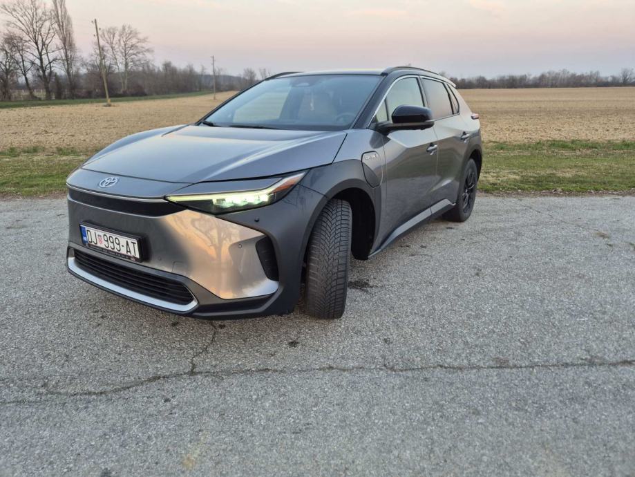 Toyota bZ4X AWD STYLE automatik, pogled izvana - slika 4