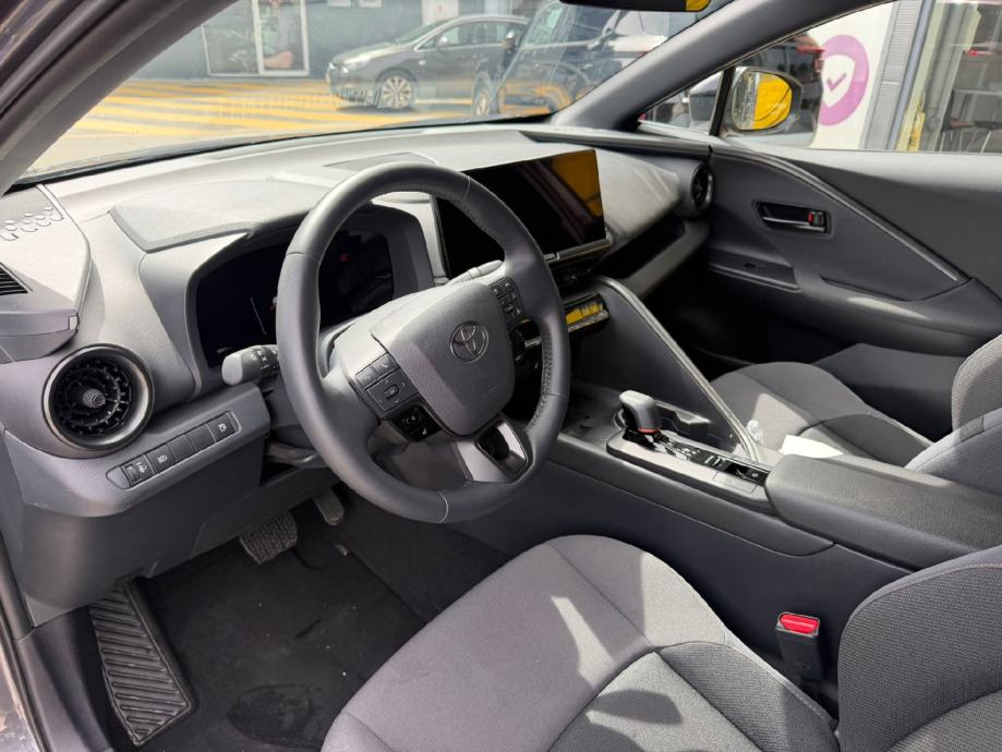 Toyota C-HR 1.8 ACTIVE DRIVE 72kW - Provjerena rabljena vozila!, fotografija 3